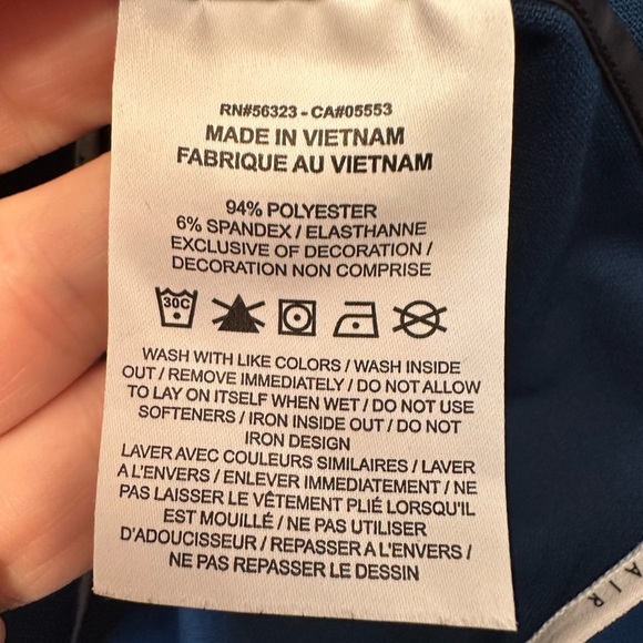 Nike Women Size Large AIR MIDLAYER CREW TRAINING TOP Blue DB4294-432 - Picture 5 of 10